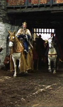 Roman Polanski's MacBeth: King Duncan arrives at MacBeth's castle